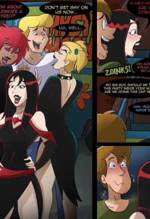 Shaggy and Fred party with the Hex girls